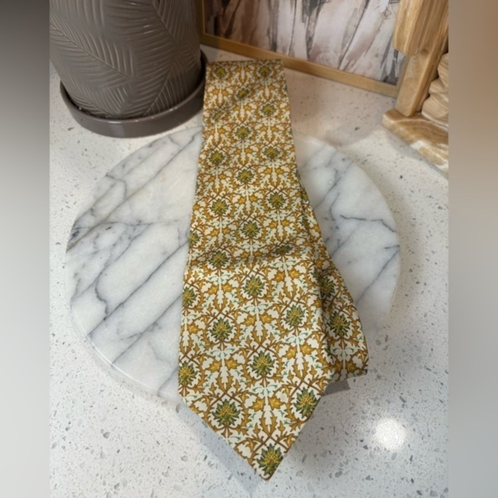 Metropolitan Museum of Art 100% Silk Tie Mustard Green Cream Pattern Menswear